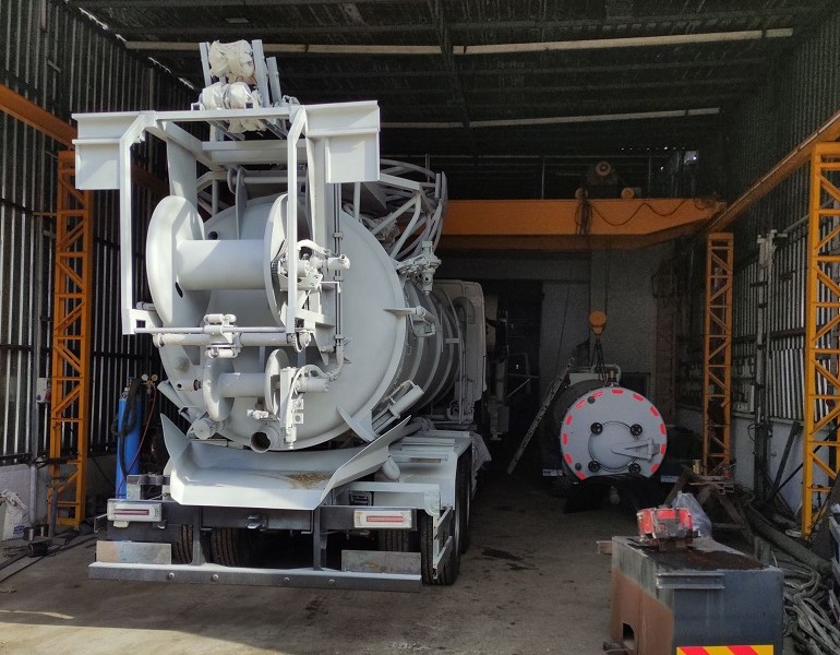Elibüyük Araç Üstü Ekipmanları, Araç Üstü Ekipmanları Ankara, Hidrolik Makina, Hidrolik Makina İmalat, Hidrolik Makina İthalat, Hidrolik Makina İhracat, Hidrolik Çöp Kamyonları, Su Tankeri, Arazözler, İtfaiye Araçları, Bakım Araçları, Açık/Kapalı Tip Cenaze Araçları, Mobil Gasilhane, Kombine Kanal Açma Kuka, Vidanjör İmalatı, Teknik Servis ve Bakım, Yedek Parça, Boya Hizmeti, Revizyon, Montaj, Ekipman Danışmanlık Hizmeti